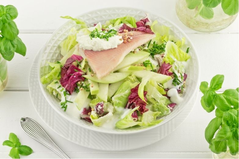 Witlofsalade met gerookte forel Frisse en gezonde salade recept witlofsalade met gerookte forel